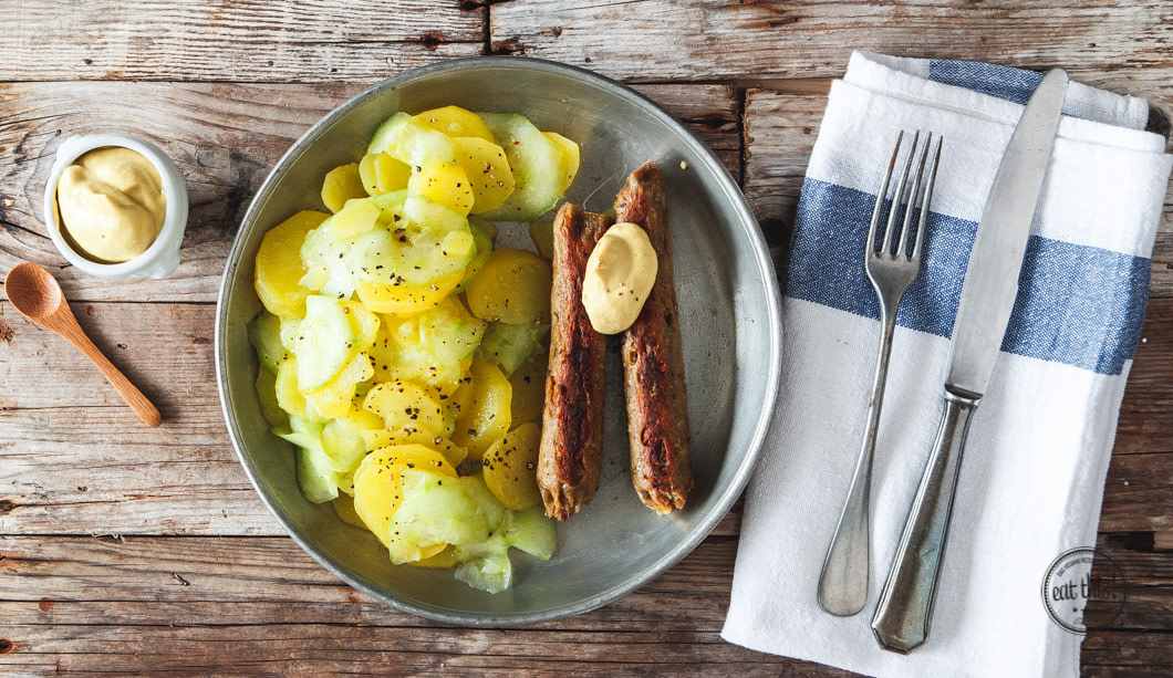 Vegane Bratwurst mit Kartoffelsalat