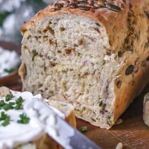 Veganes Zucchini-Zwiebel-Brot